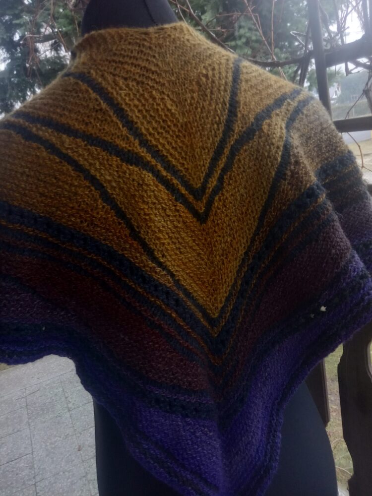 chusta na drutach, chusta półkole, narzutka