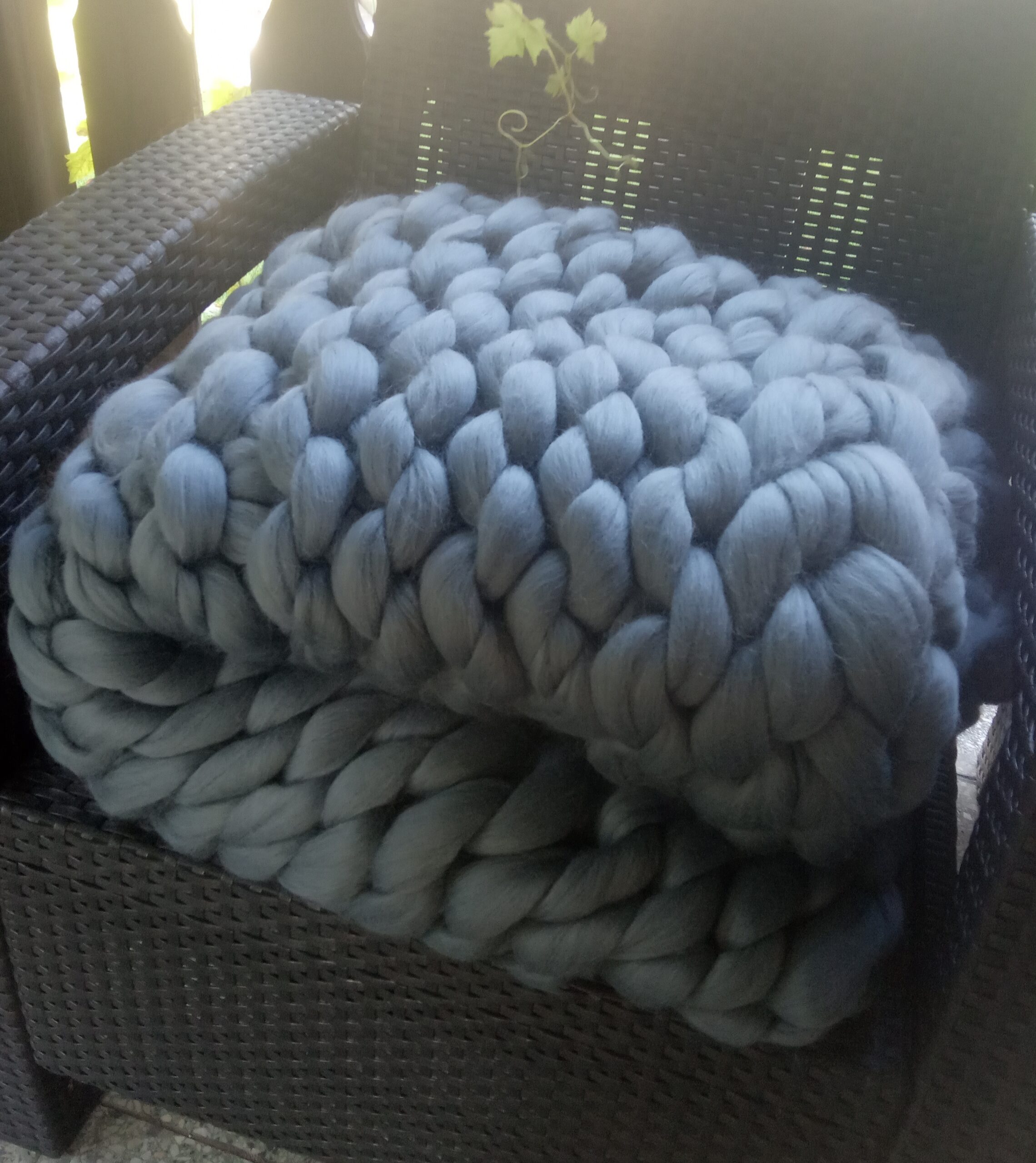 Narzuta koc z wełny czesankowej merynos, kolor szary - obrazek 3