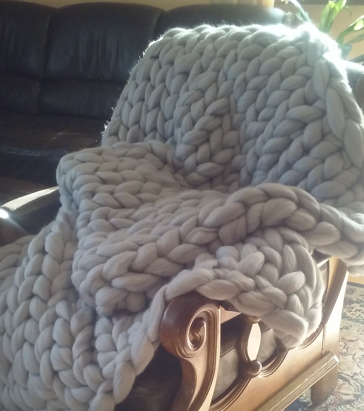 Narzuta koc z wełny czesankowej merynos, kolor jasny szary - obrazek 3