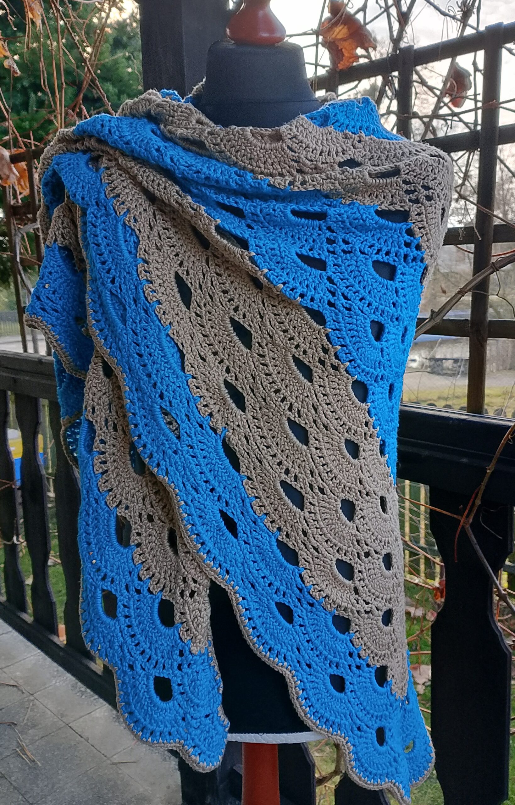 Bardzo duża chusta niebiesko karmelowa