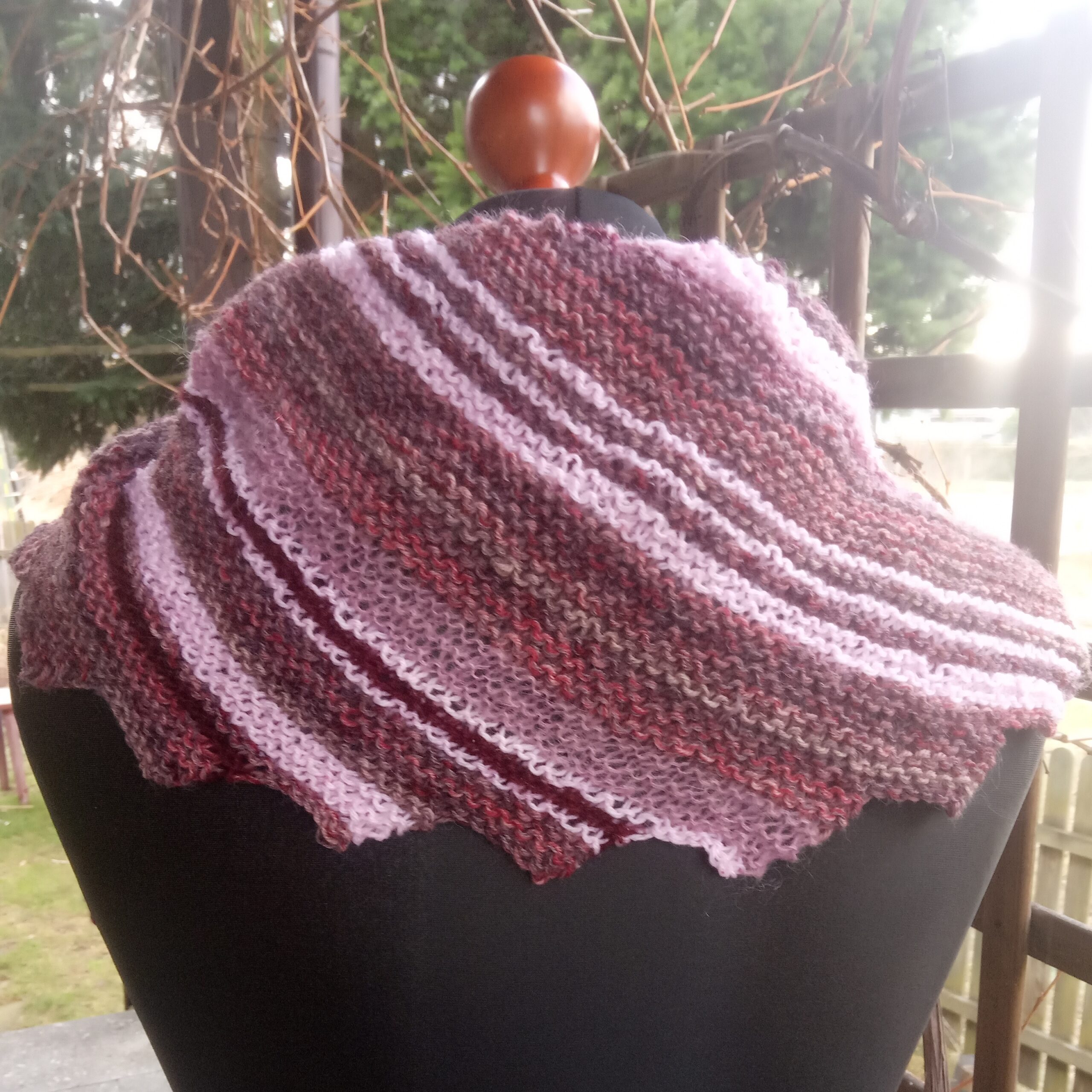 Długi asymetryczny szal Smoczy ogon - obrazek 3