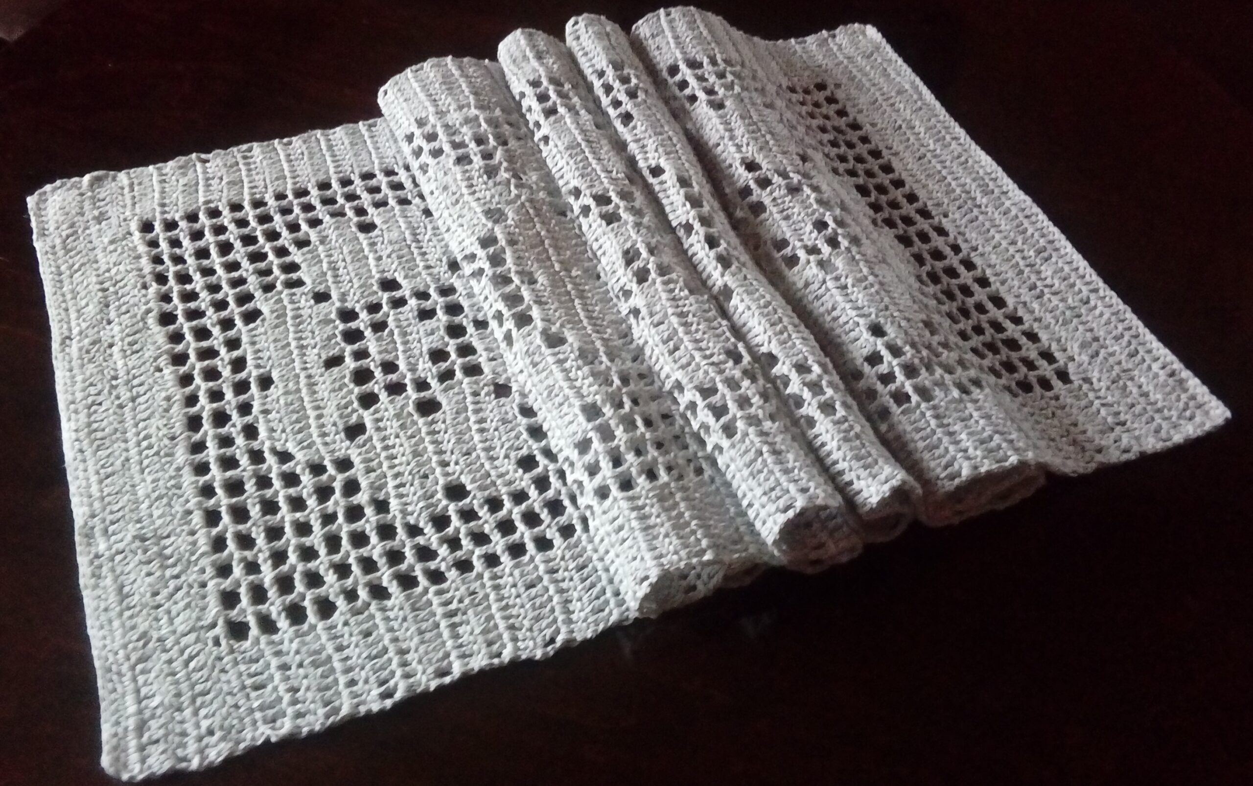 Bieżnik Romantyczny w kwiaty, szary - obrazek 2