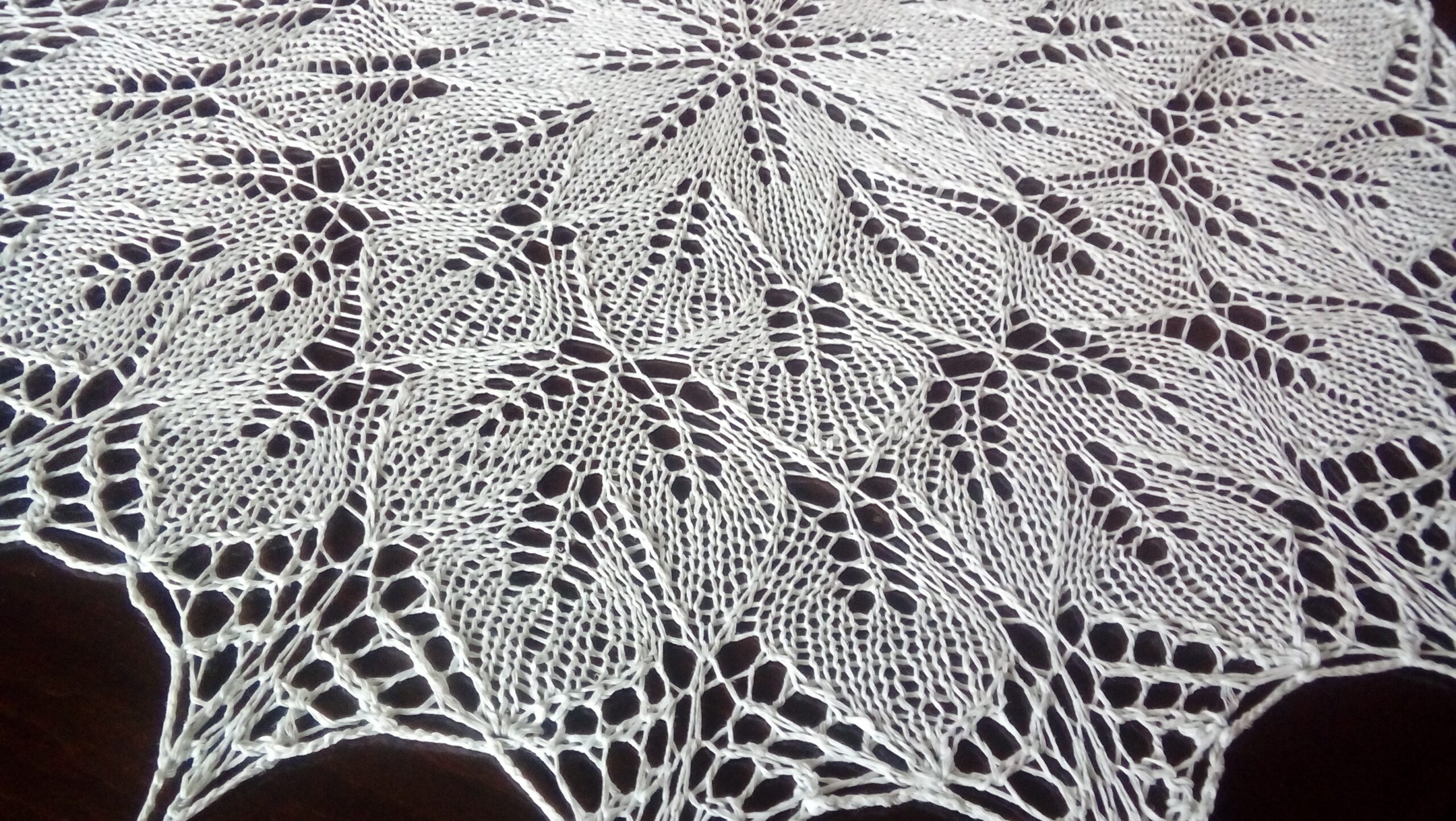 Obrus na drutach, jasna mięta - obrazek 2