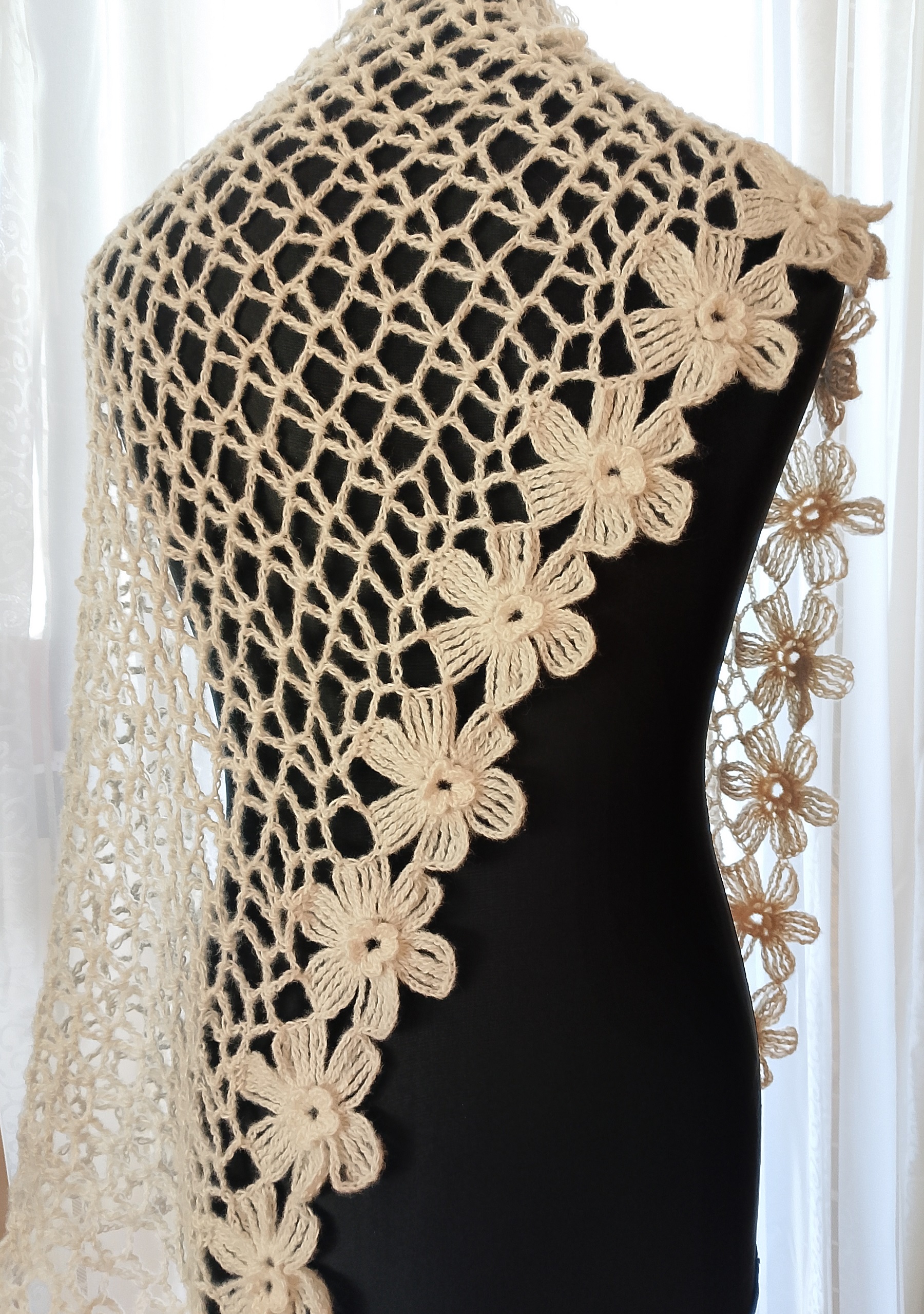 150x47 Szal mgiełka z kwiatami - obrazek 3